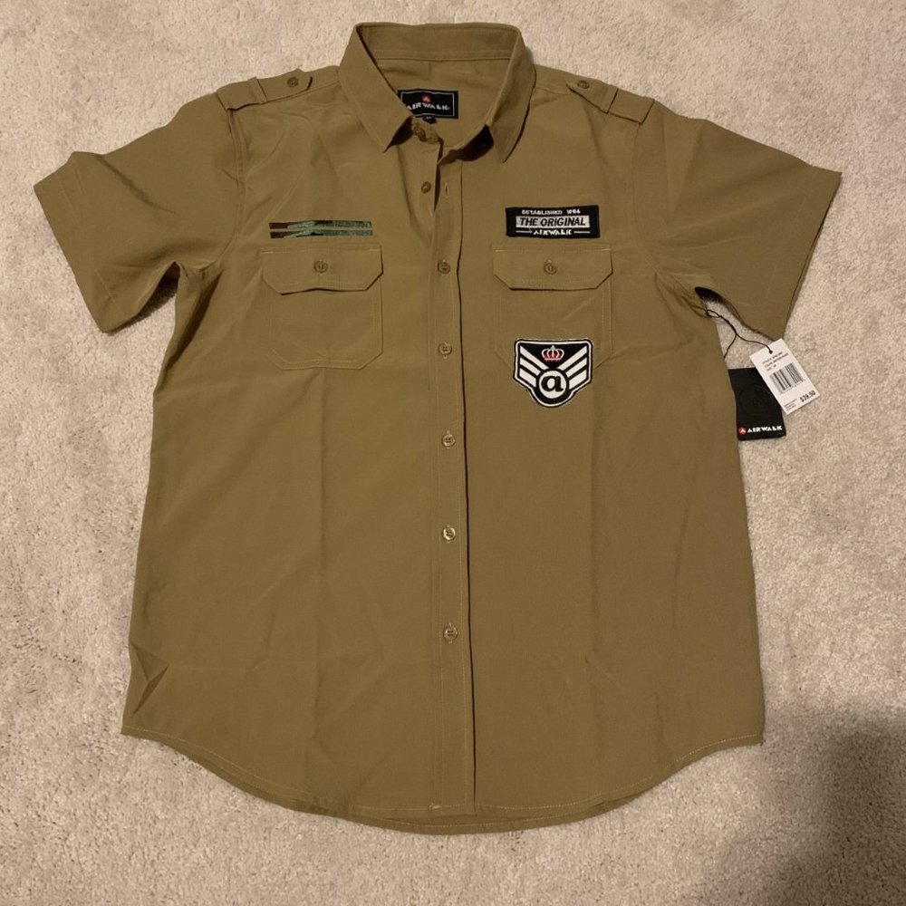 Airwalk Men Button Up Shirt, Size M NWT
